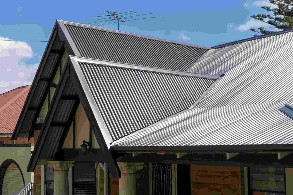 Understanding Asbestos Removal When Re-roofing